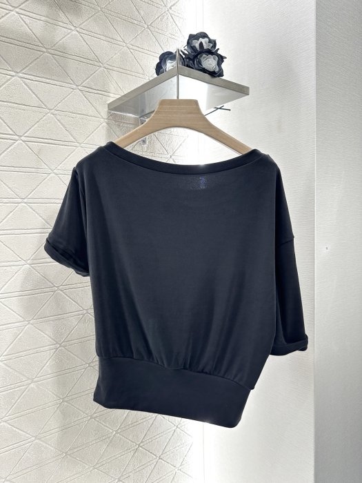 T-shirt women's фото 2