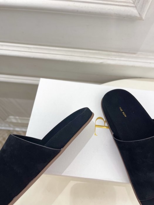 Шлепанцы женские фото 6