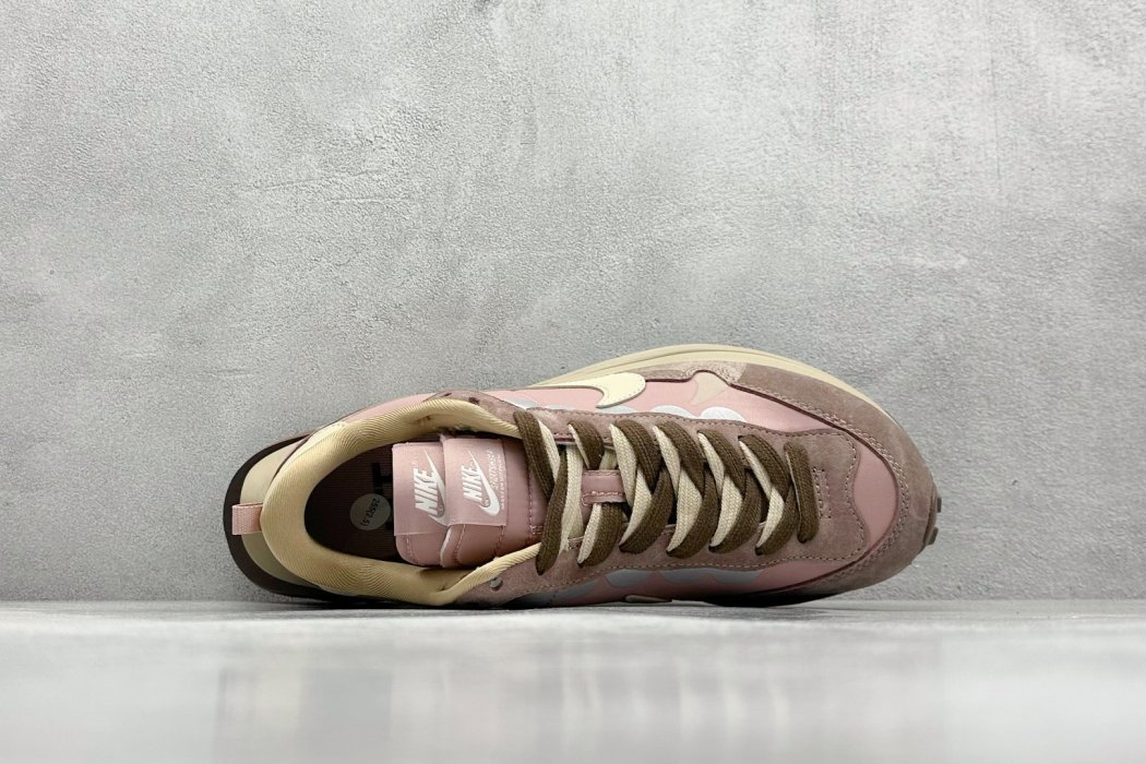 Кроссовки Sacai X NIKe vaporWaffle фото 3