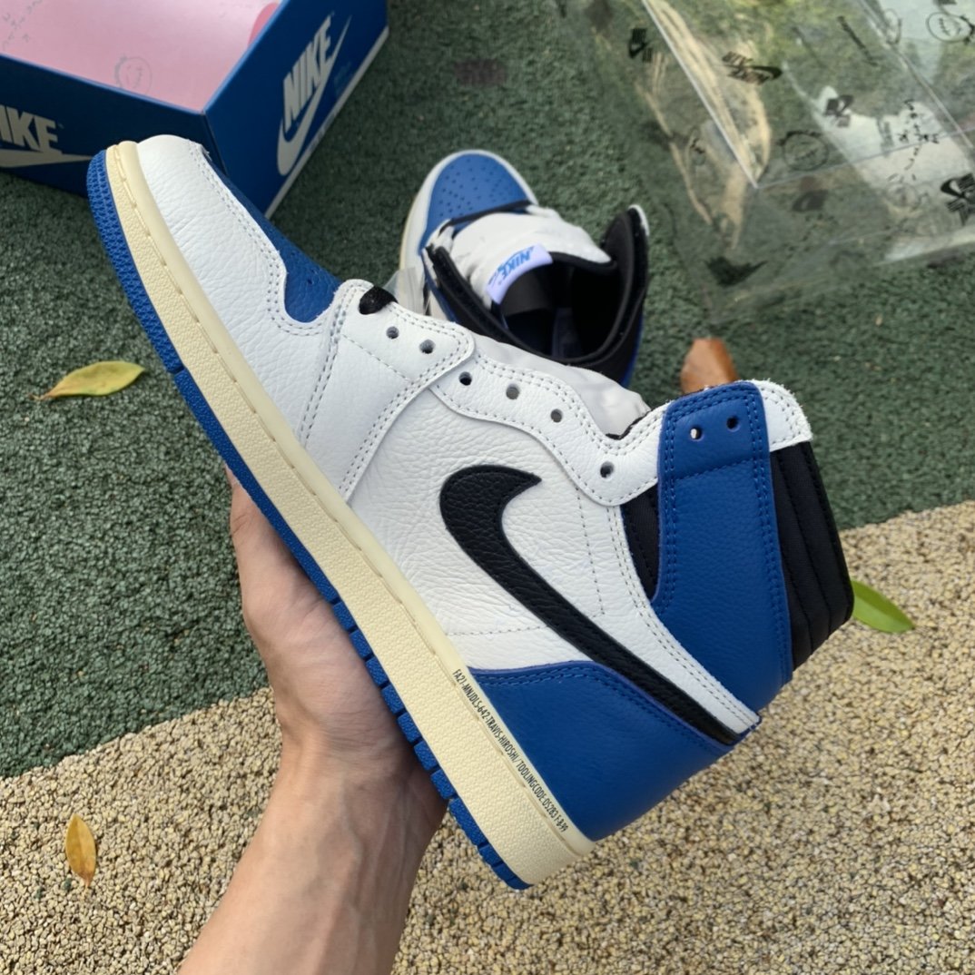 Кросівки Air Jordan 1 DH3227-105 фото 3