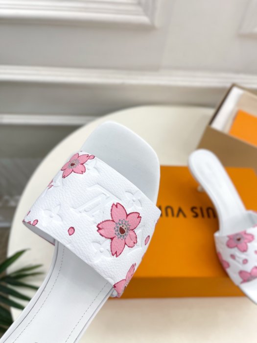 Босоножки фото 6