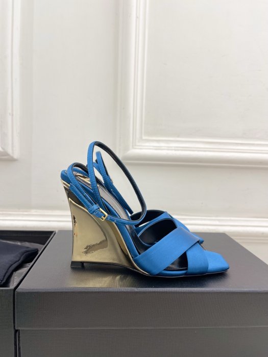 Босоножки фото 2