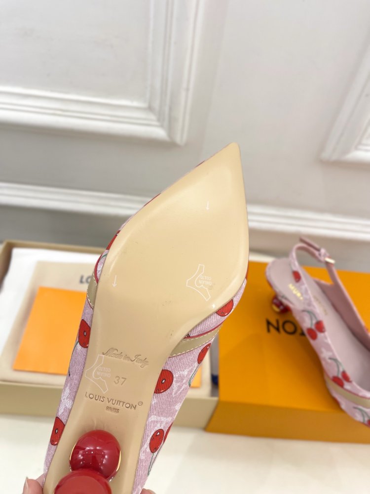 Босоніжки фото 9