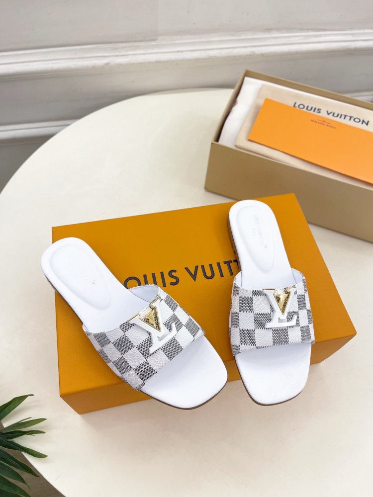 Шлепанцы женские фото 2