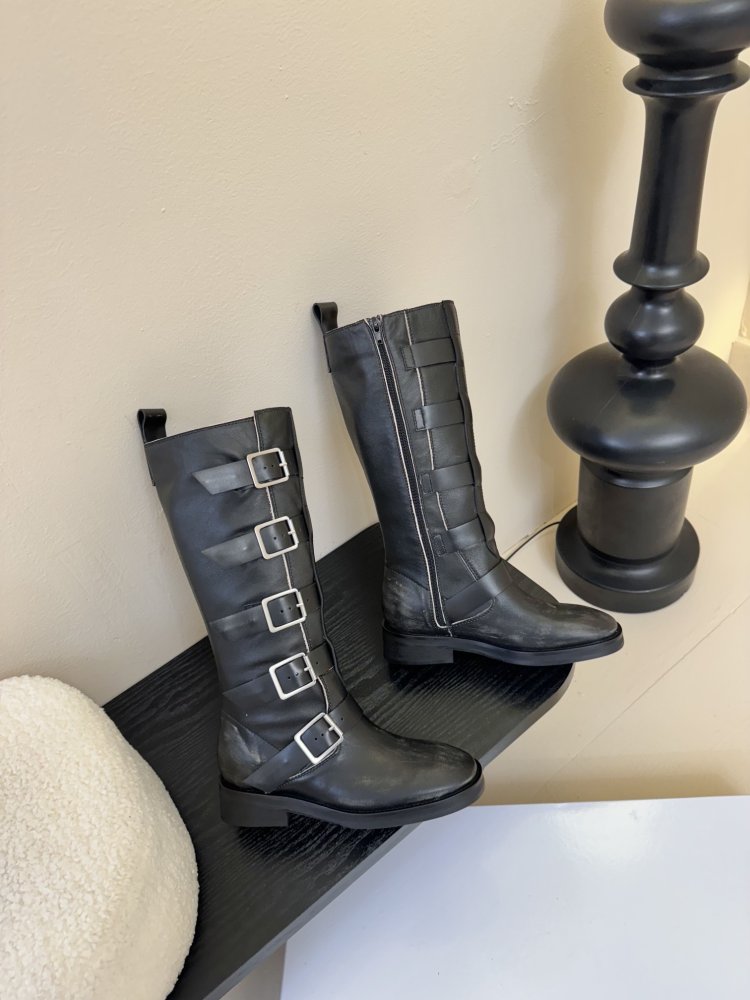 Чоботи жіночі фото 4