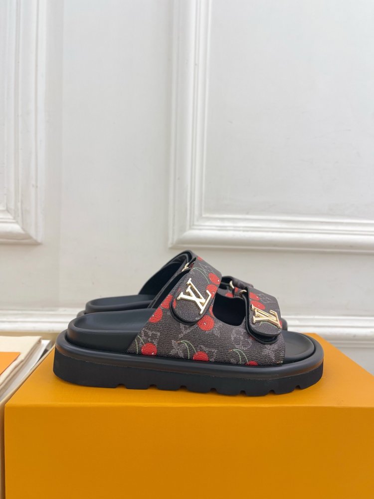 Шльопанці жіночі фото 2