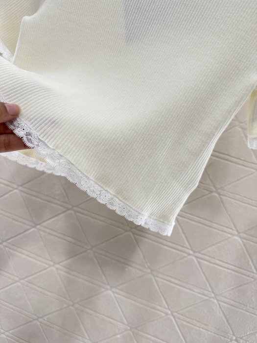 T-shirt women's фото 8