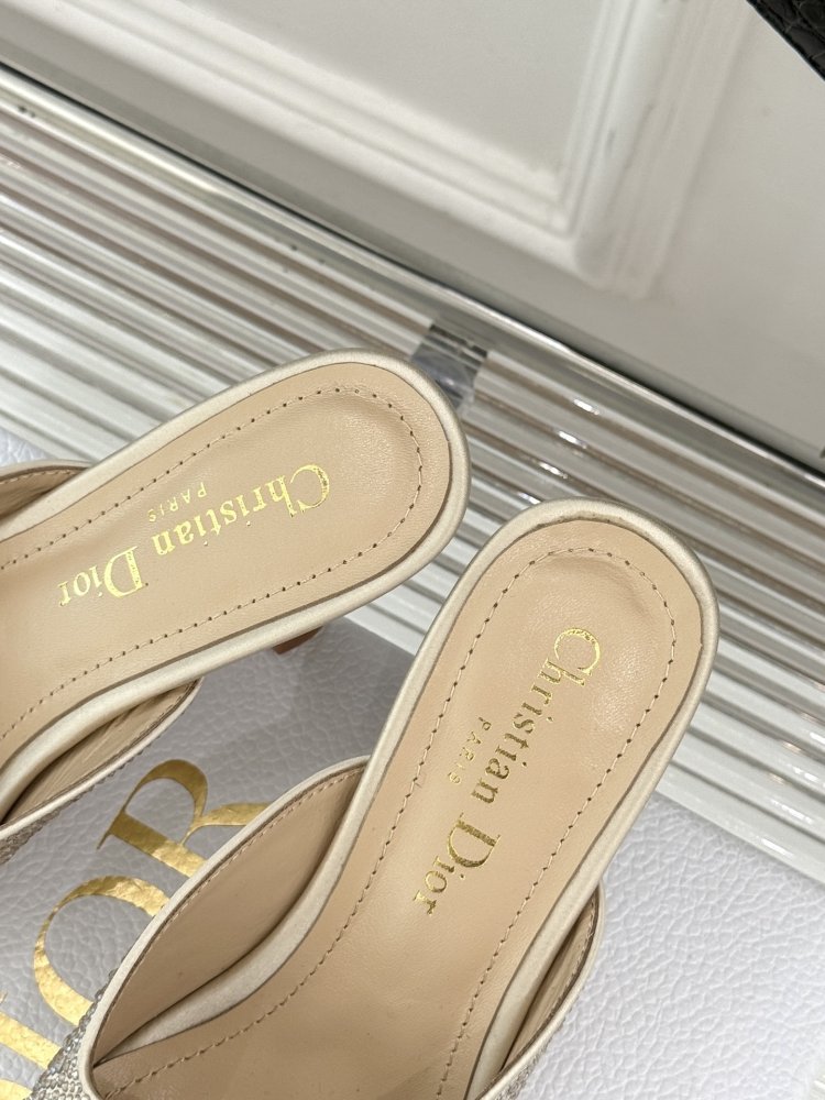 Босоножки фото 8