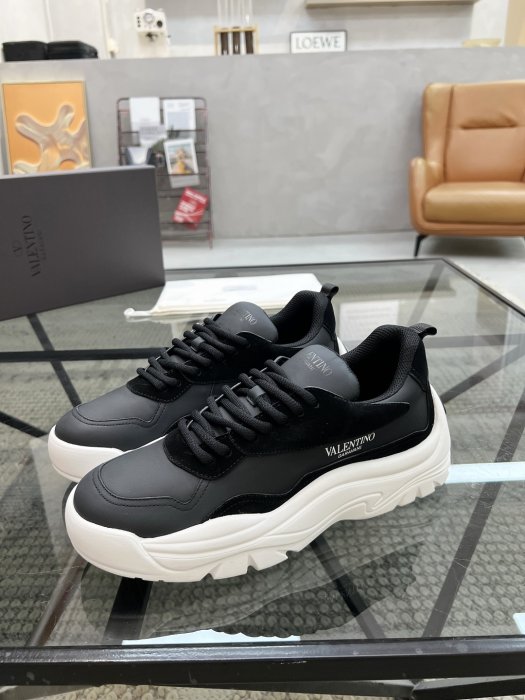 Кросівки чоловічі