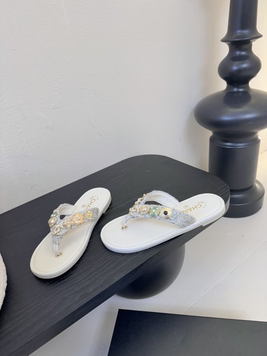 Шлепанцы фото 3