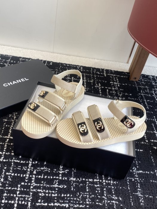 Сандалі жіночі фото 3