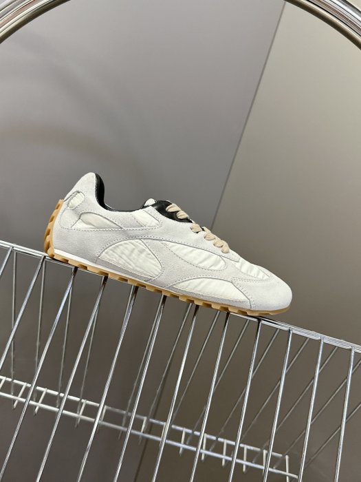 Кросівки жіночі фото 5