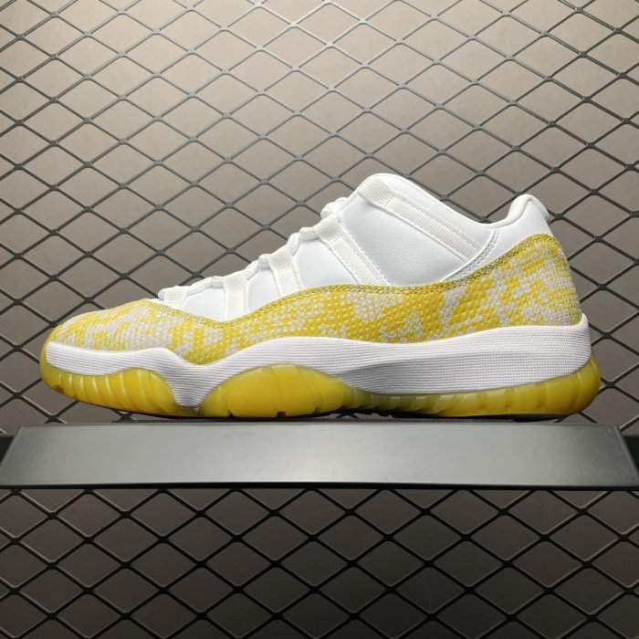 Кроссовки Air Jordan 11 Low SE