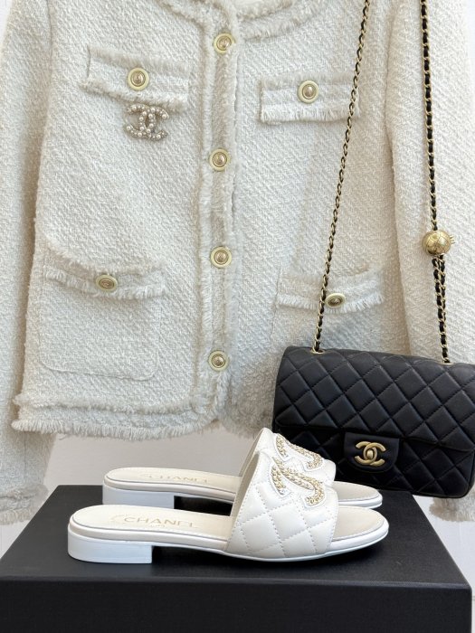 Шлепанцы женские