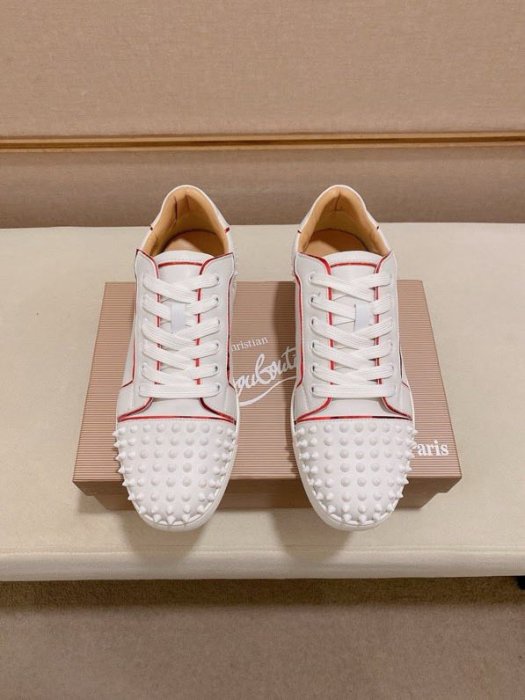 Кросівки чоловічі