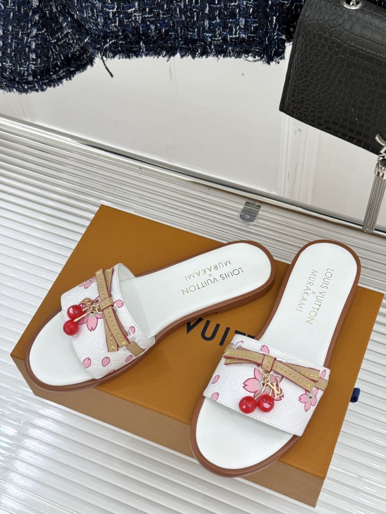 Шльопанці жіночі фото 2