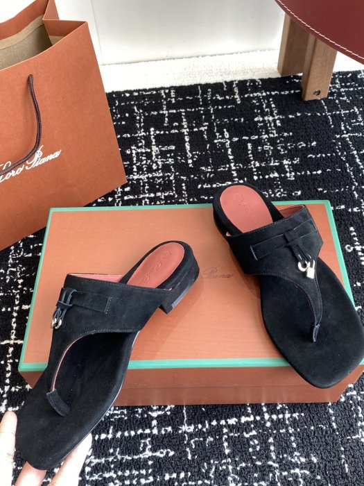 Шлепанцы фото 7