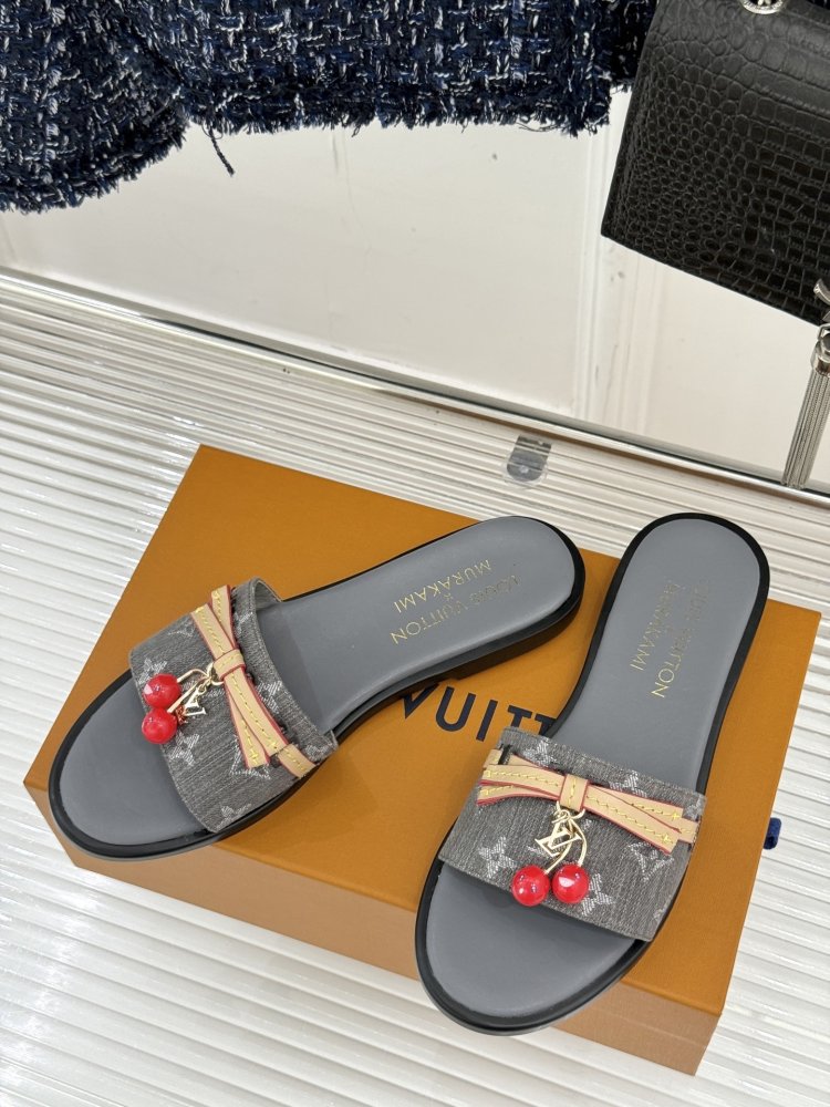 Шлепанцы женские фото 2