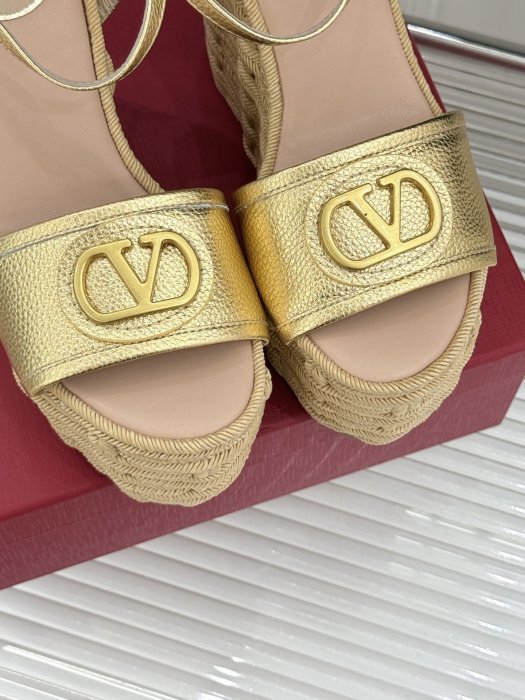 Босоножки фото 7