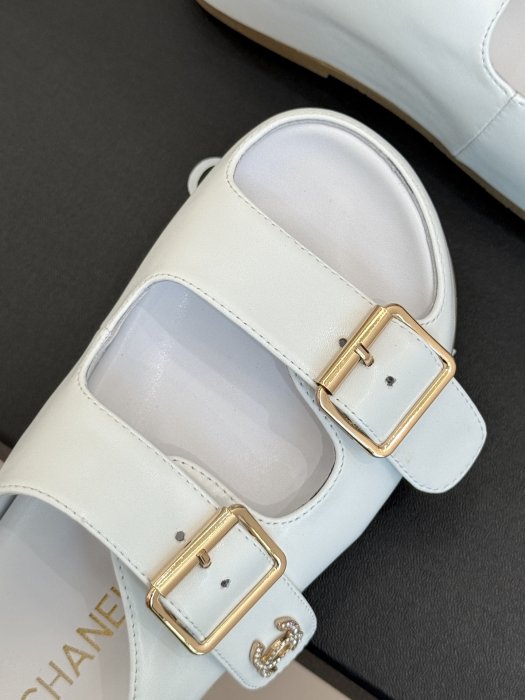 Шлепанцы женские фото 7