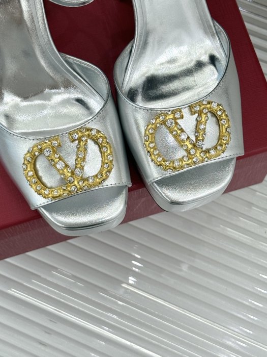 Босоножки фото 7