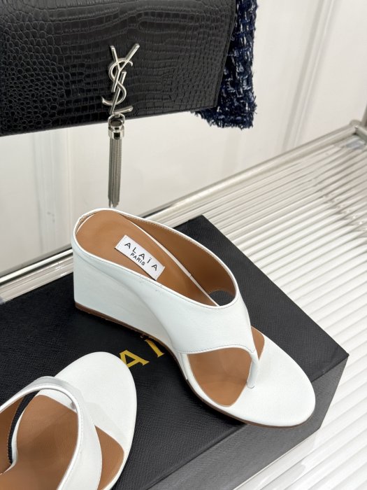 Босоножки фото 5