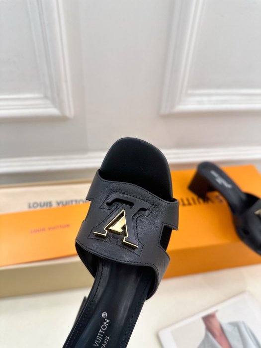 Босоножки фото 6