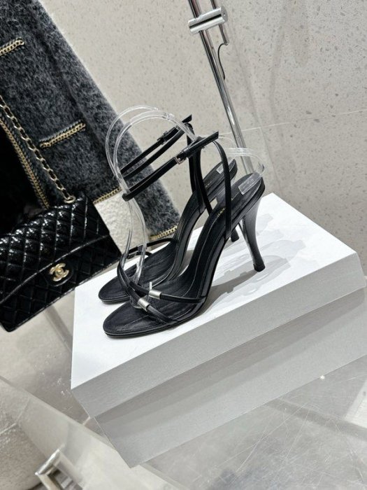 Босоножки фото 7