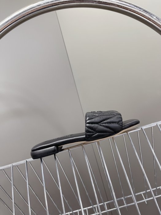 Шлепанцы фото 5