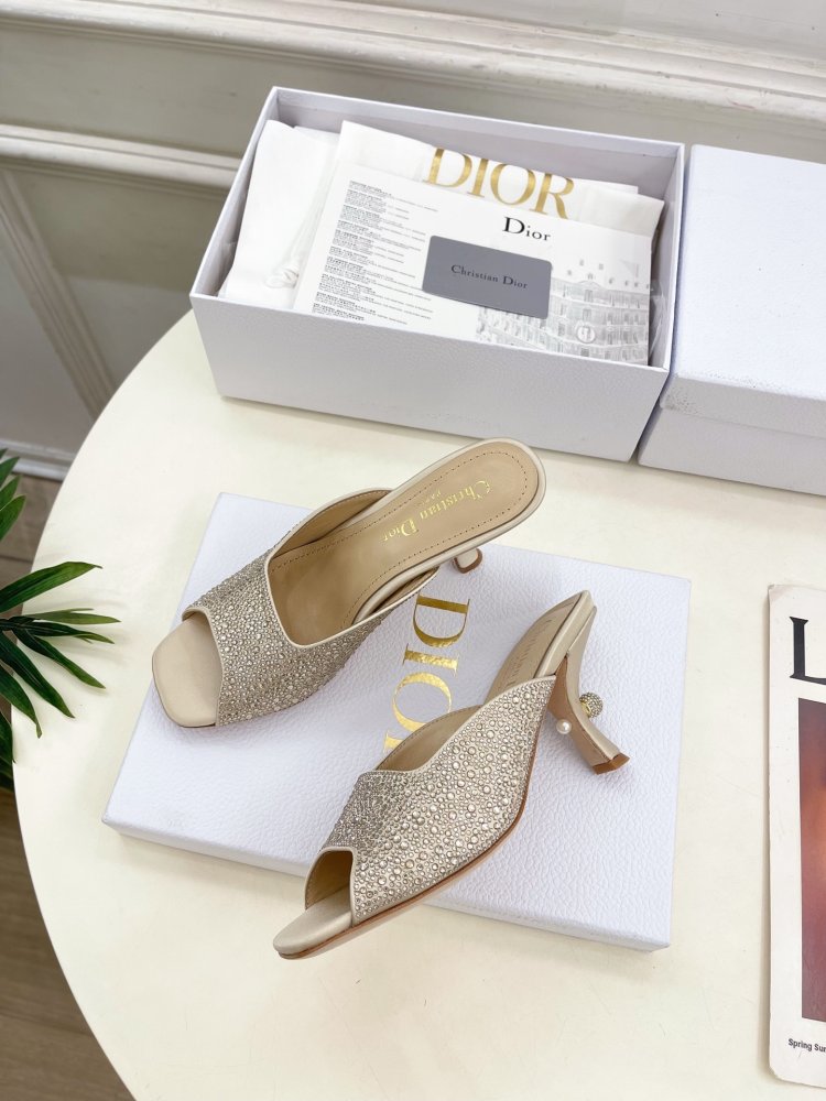 Босоножки фото 5