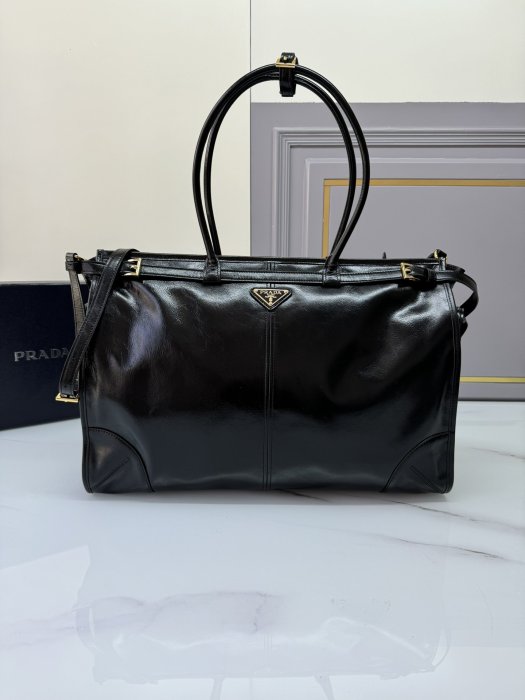 A bag leather 42 cm