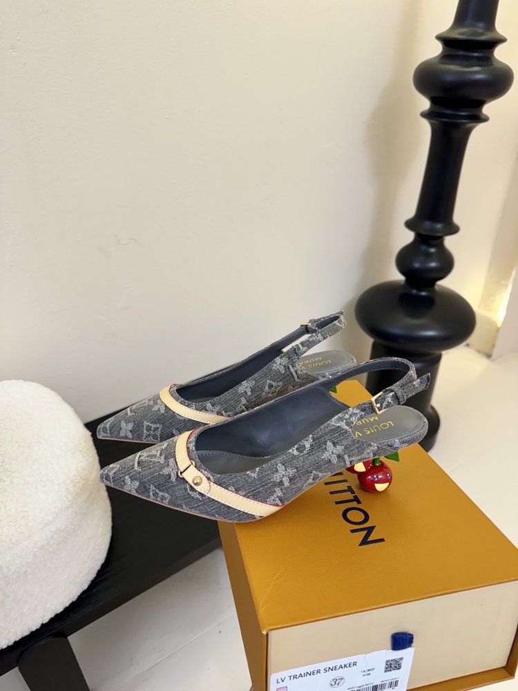 Босоніжки фото 5