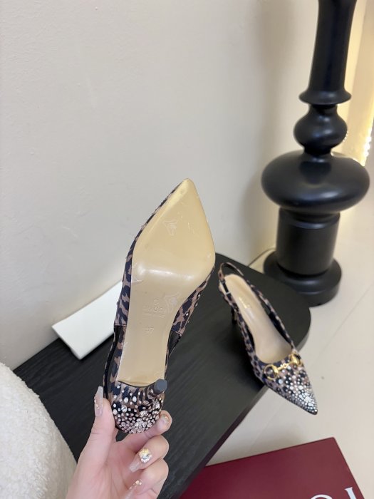 Босоножки фото 9