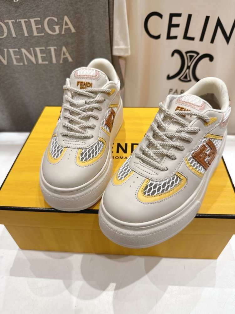 Кроссовки женские фото 7