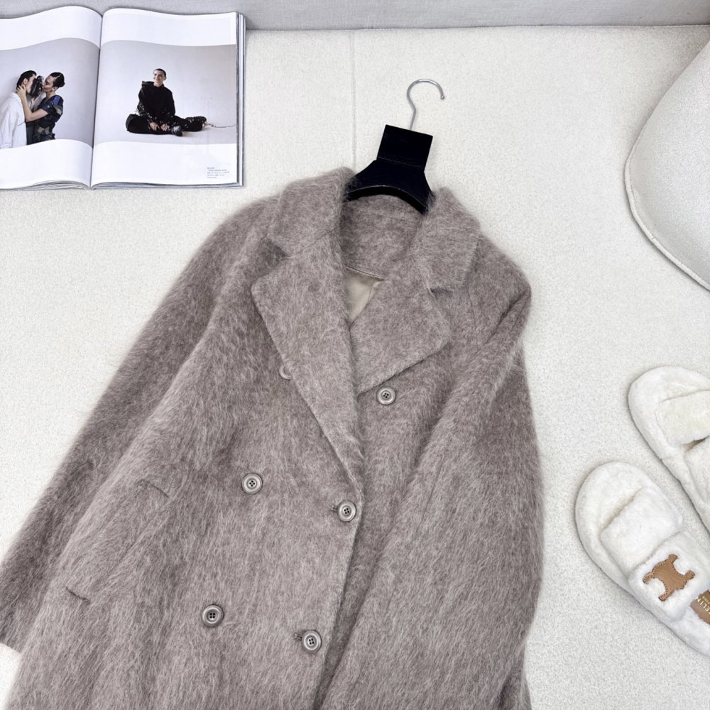 Stylish and stylish wool coat фото 2