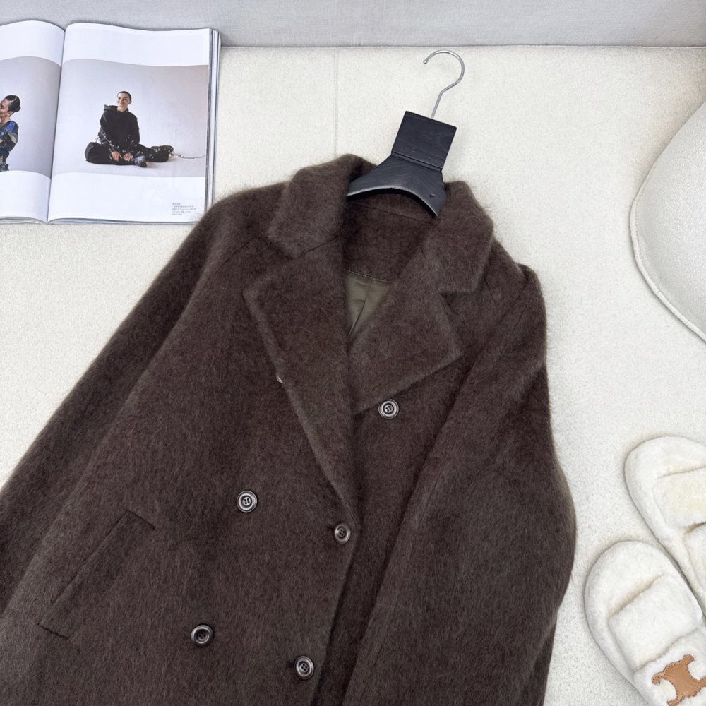 Stylish and stylish wool coat фото 2