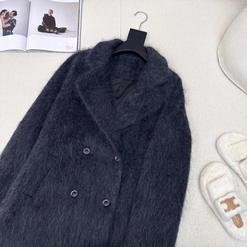 Stylish and stylish wool coat фото 2