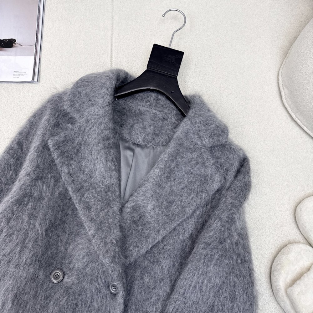 Stylish and stylish wool coat фото 3