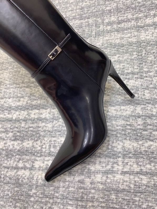 Элегантные кожаные сапоги на высоком каблуке фото 3