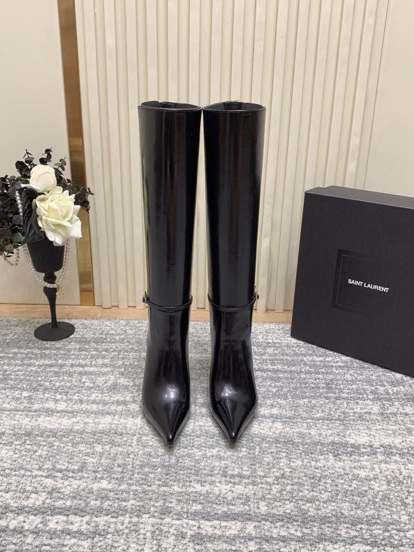 Элегантные кожаные сапоги на высоком каблуке фото 4