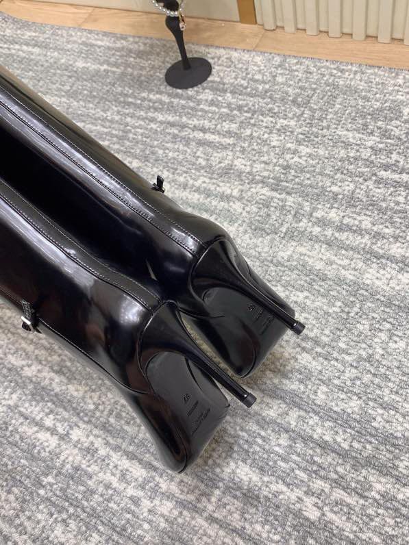 Элегантные кожаные сапоги на высоком каблуке фото 5