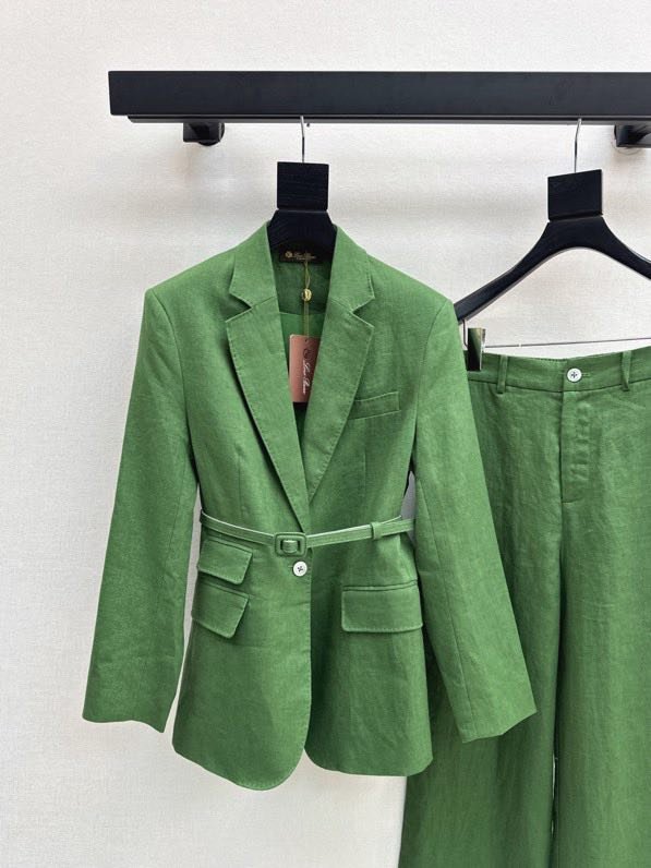 Елегантний ділової костюм фото 2