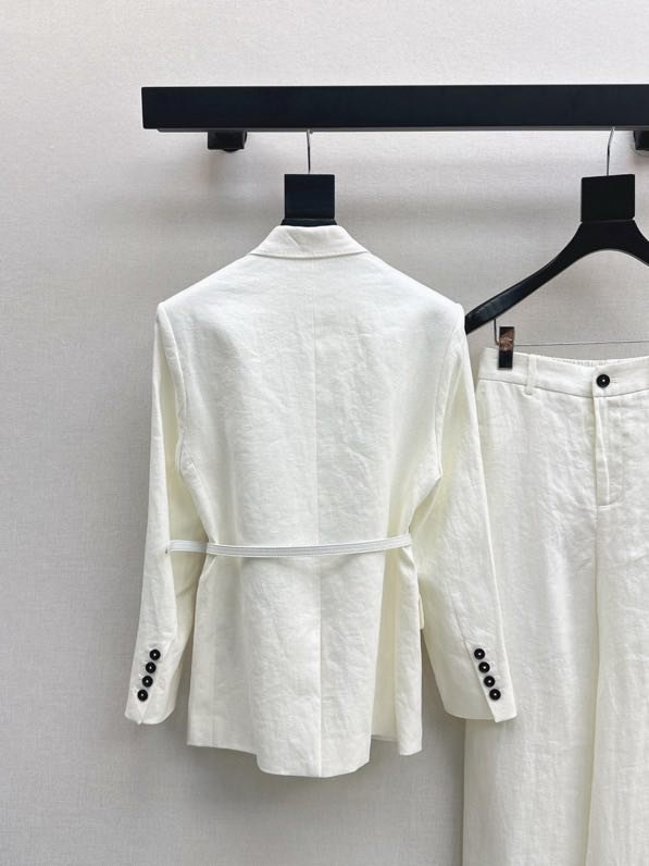 Элегантный деловой костюм фото 3