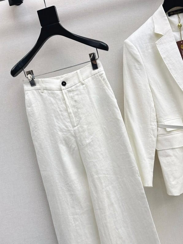 Элегантный деловой костюм фото 9