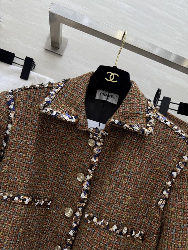 Элегантный и женственный костюм из шерстяного твида фото 2