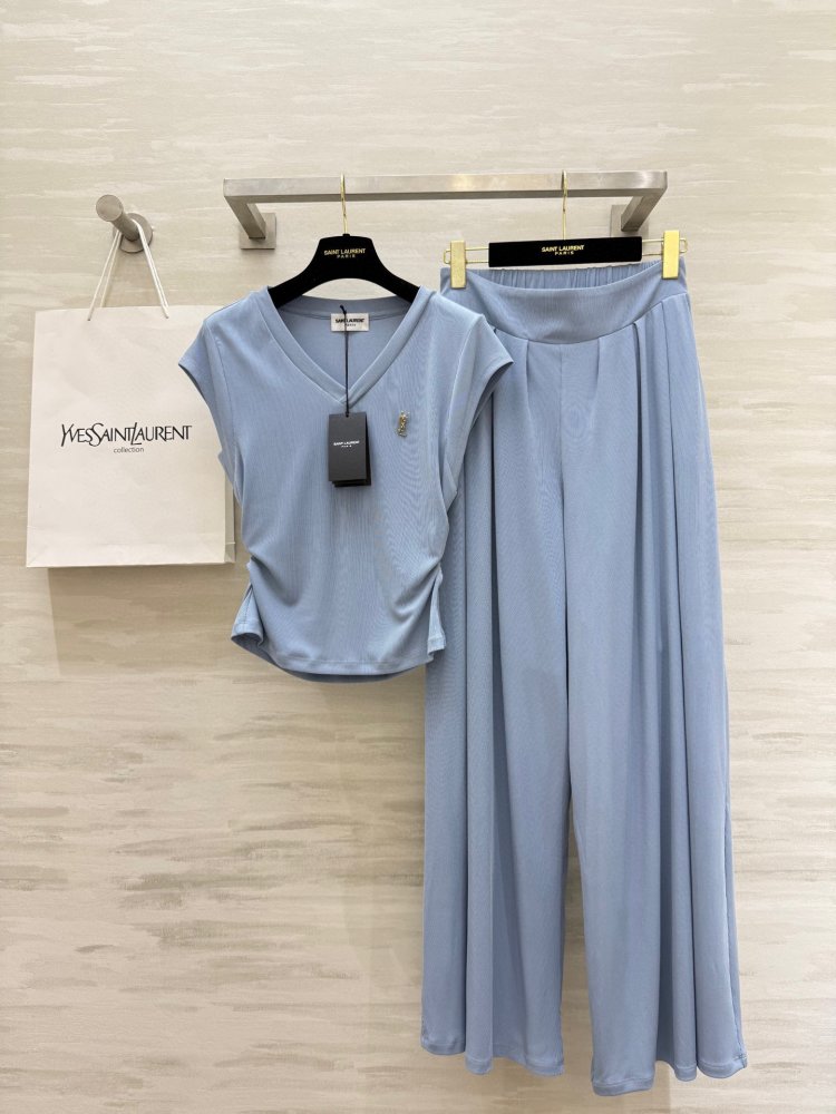 Elegant costume of cotton Tencel female