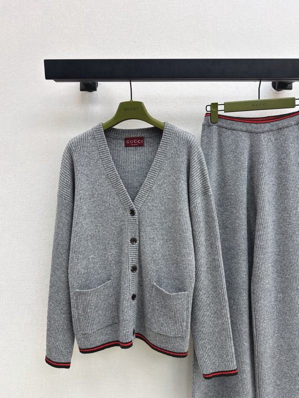 Елегантний костюм жіночий фото 2