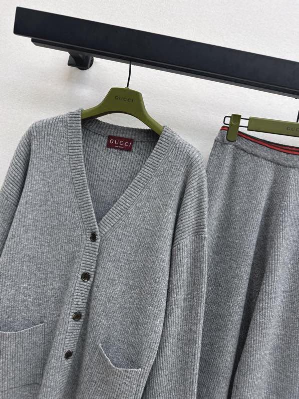 Елегантний костюм жіночий фото 5