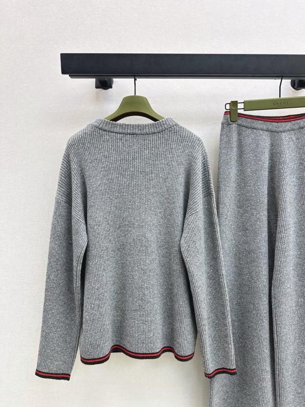 Елегантний костюм жіночий фото 8