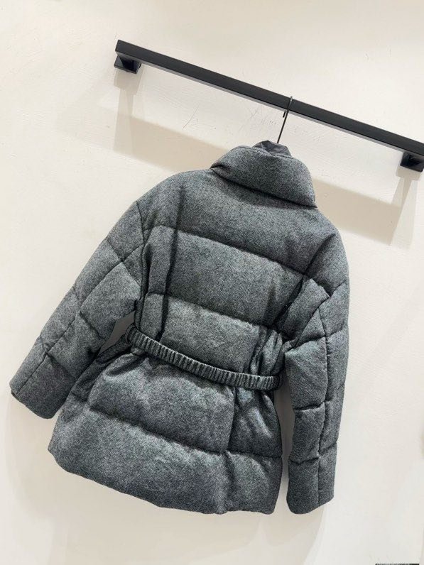 Элегантный пуховик женский фото 6